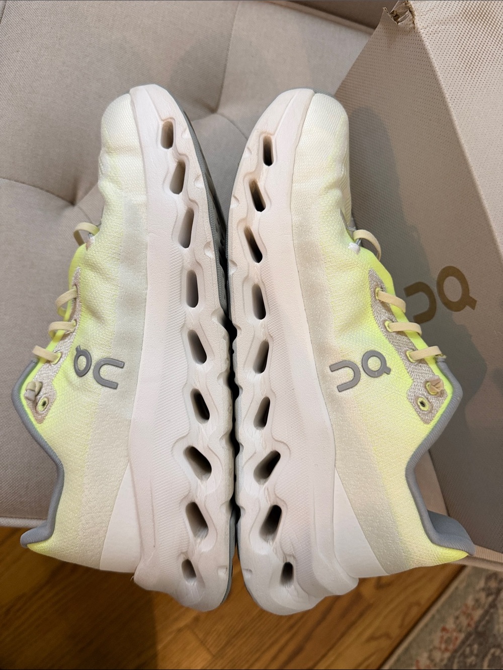 GUC On Cloud Cloudtilt Women's Athletic Shoes Sneakers White Yellow- Size 8.5 - Picture 11 of 11